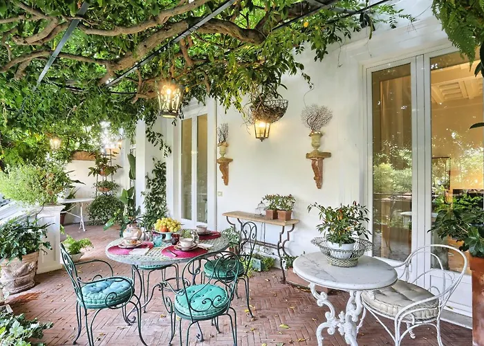 - Sofia Сорренто