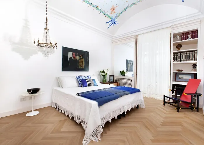 - Sofia Апартаменты Сорренто